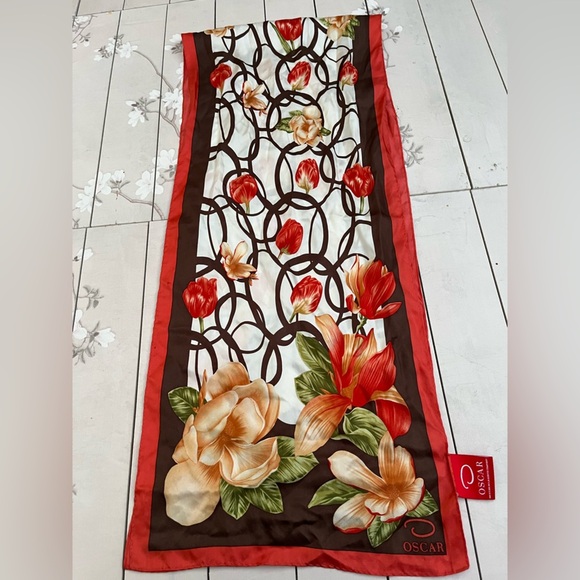 Oscar de la renta scarve - Picture 3 of 5